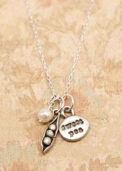 sweet-pea-necklace